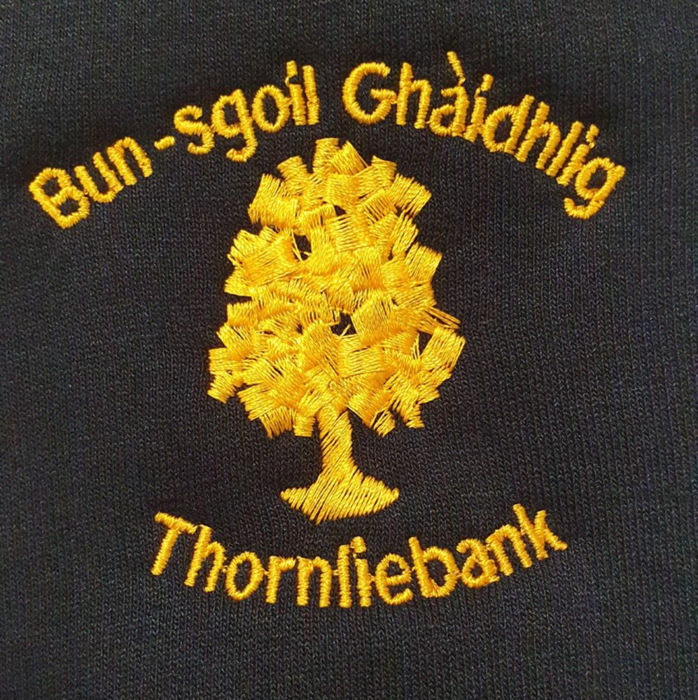 Thornliebank Bun-sgoil Ghàidhlig Uniform
